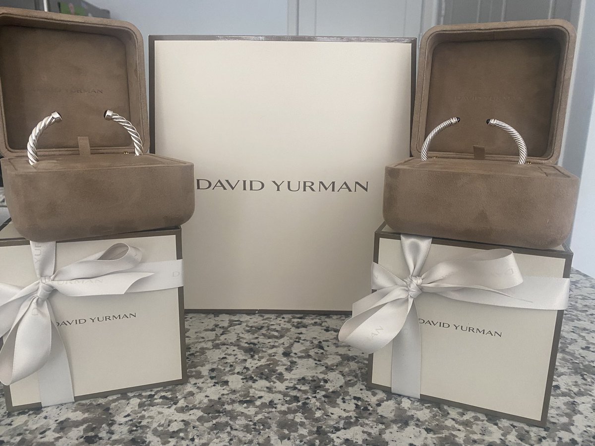 sirrod3's tweet image. THANK YOU for lunch Jayme w #DavidYurmanJewelry! The Rodrick Walker Foundation appreciates the HIS & HERS bracelets!! #SilentAuction #RaffleItems #RaffleTickets Get Yours! Over $2,000 Value! Hit the QR CODE!
eventbrite.com/e/nfl-celebrit… t