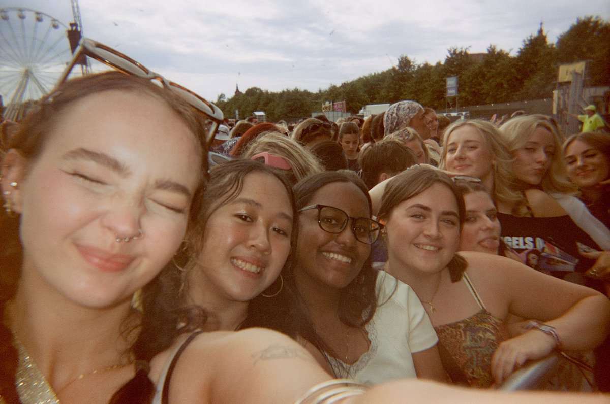 xells444's tweet image. gracie festival szn!!❀&amp;lt;3