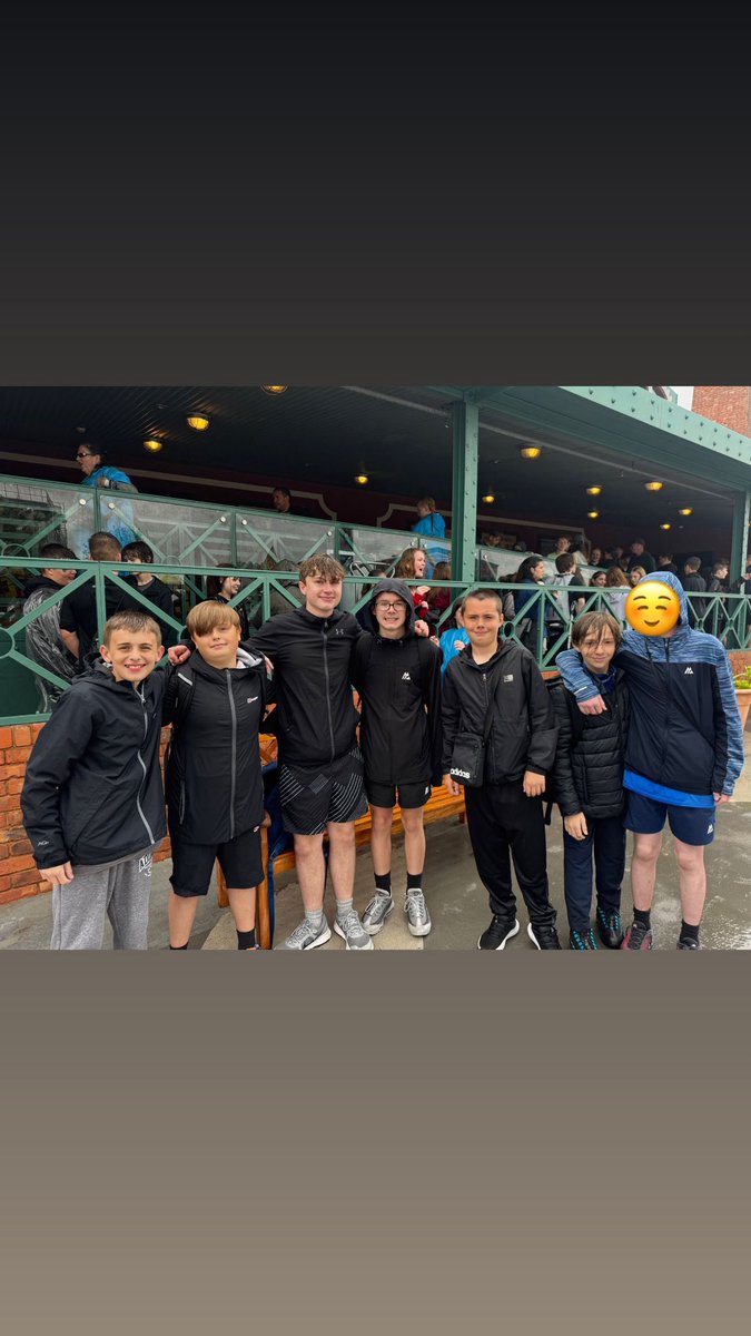 MaghullHighsch's tweet image. 🌟 Rewards and Recognition Week 🌟Staff and students braved the weather today to enjoy a day out to Blackpool Pleasure Beach. It might have rained all day, but they all made the most of their day 🎢 ☔️