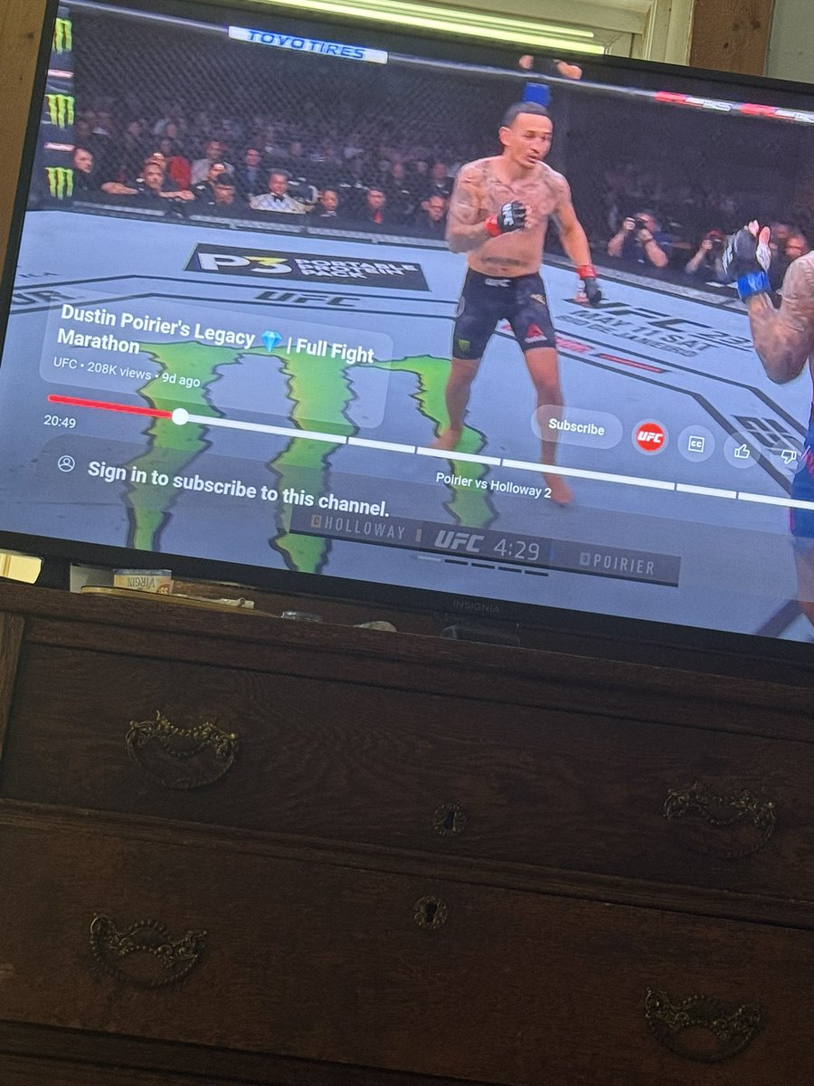 Jared_Munsell's tweet photo. One final countdown episode..🥹 @DustinPoirier  never missed a walk brother! It’s been a honor and a privilege to follow your journey..one more…💎#paidinfull https://t.co/OYTjmzTkVS