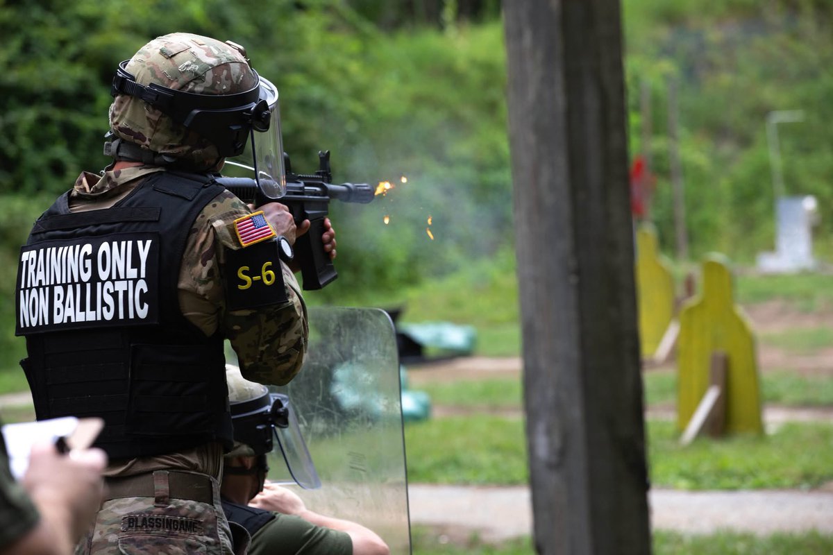 ARNGDirector's tweet image. Team! The 2025 ARNG National Best Warrior Competition is in full swing! Our Soldiers are putting their skills, strength, and resilience to the ultimate test. Each of them fearlessly representing their state during this grueling competition. Let’s rally together and support these…