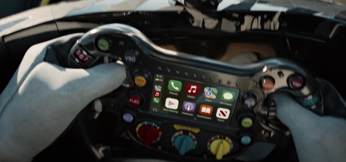 אפל מעוניינת לרכוש את זכויות השידור של הסבב בארה״ב מהמחזיקה הנוכחית - ESPN.
הדיווח שלעצמו איננו חדש, אך קיבל הדהוד בזכות הסרט.
על פי ההערכות, ESPN משלמת עליהן כיום 85-90 מיליון דולר.
אפל הציעה הציעה גדולה בהרבה.
בין 150-200 מיליון דולר.
לא מעט, ככה שזה כשחוסכים על מטען באריזה 🙃