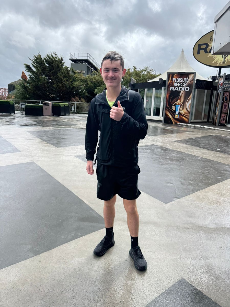 MaghullHighsch's tweet image. 🌟 Rewards and Recognition Week 🌟Staff and students braved the weather today to enjoy a day out to Blackpool Pleasure Beach. It might have rained all day, but they all made the most of their day 🎢 ☔️