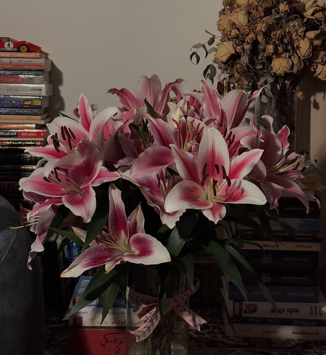 i3Moment's tweet photo. Lilies https://t.co/cKRcq7VOA4