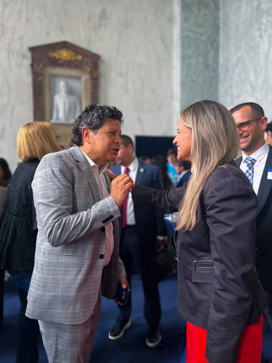 PRFAA's tweet image. Felicitaciones a Angelique Sina y a todo el equipo de @FriendsOfPR y Panorama Farm por el lanzamiento del Congressional Reserve Blend, el primer café puertorriqueño elaborado exclusivamente para la Cámara de Representantes de los Estados Unidos.

Esta fue una oportunidad para…