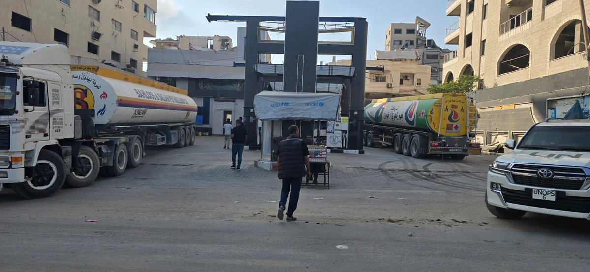 UNOPS_Chief's tweet image. My @UNOPS colleagues are continuing to deliver fuel across #Gaza, reaching the north this morning. Fuel is vital: without it, water can't be desalinated, hospitals lose power, bakeries stop. This is the lifeline for survival.