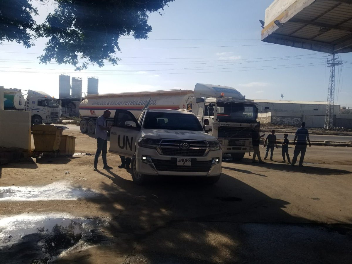 UNOPS_Chief's tweet image. My @UNOPS colleagues are continuing to deliver fuel across #Gaza, reaching the north this morning. Fuel is vital: without it, water can't be desalinated, hospitals lose power, bakeries stop. This is the lifeline for survival.
