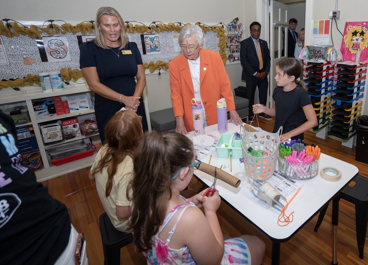 GovernorKayIvey's tweet image. Today, I stopped by the @cullmancityboe STEM Camp to join Alabama students in summer learning. I saw students that were busy, and that’s good!
Out-of-school time learning programs keep young minds sharp all summer — and that’s something I’ll always champion. #alpolitics