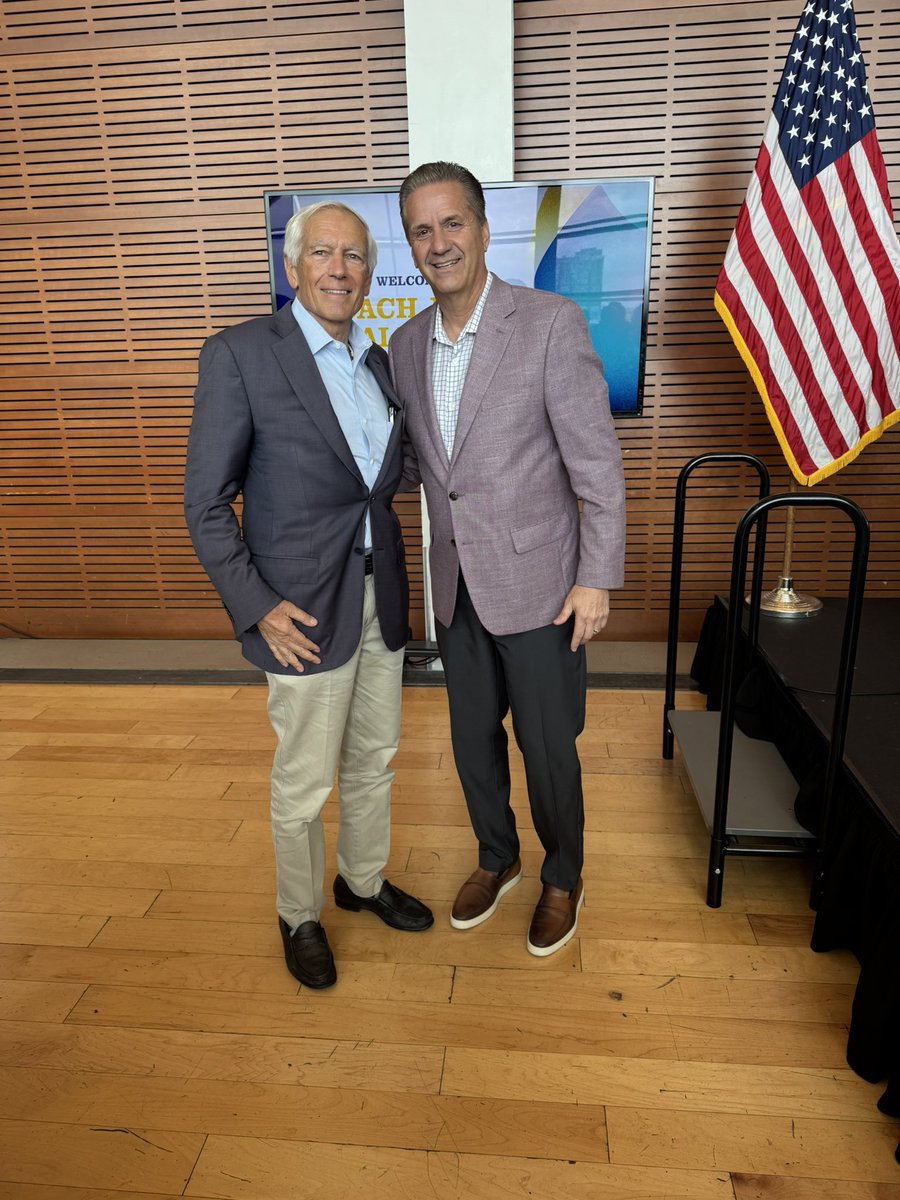 CoachCalArk's tweet image. I got the chance to meet General Wesley Clark, an American hero, at the rotary in Little Rock today. He gave me a challenge coin. I’ve always been a fan of his and admired his leadership