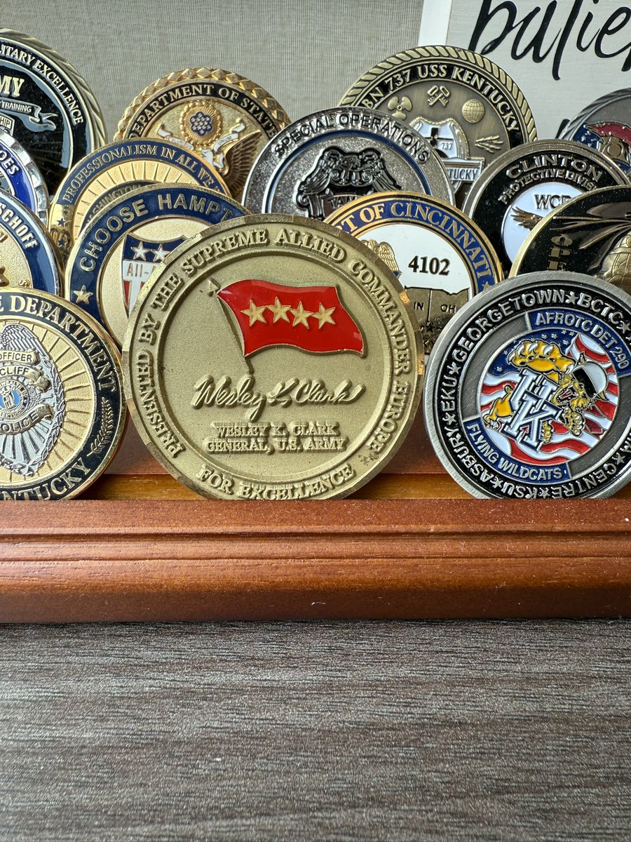 CoachCalArk's tweet image. I got the chance to meet General Wesley Clark, an American hero, at the rotary in Little Rock today. He gave me a challenge coin. I’ve always been a fan of his and admired his leadership
