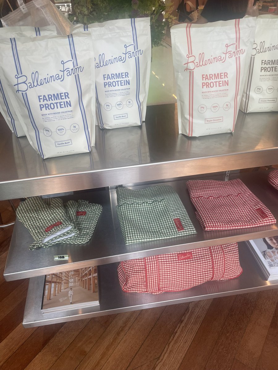 hotgirlcarol's tweet image. i live in new york city because magic can strike at any moment. for example i can stumble across a ballerina farm protein powder pop up in the middle of a random tuesday