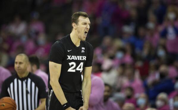 UT_Miller's tweet image. Peak Off-Season time:
What’s your favorite “hidden gem” college basketball game?
Can’t be against a ranked opponent, must be during the regular season, and no rivalries.
For me: 2022, Xavier at Creighton.
Black and pink jerseys.
And a 29-2 run to open the second half.