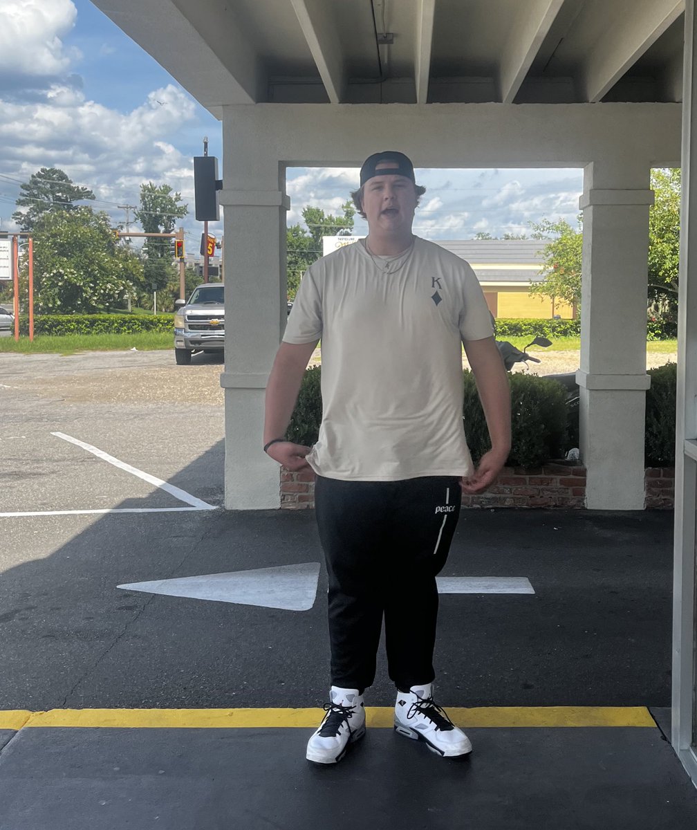 hunter_cro79185's tweet image. Excited to start my new chapter at for my senior year @GadsdenFootball … lets goo @RussellEllingt4 @CoachJuiceDixon @CoachTravv850 @harrison2121