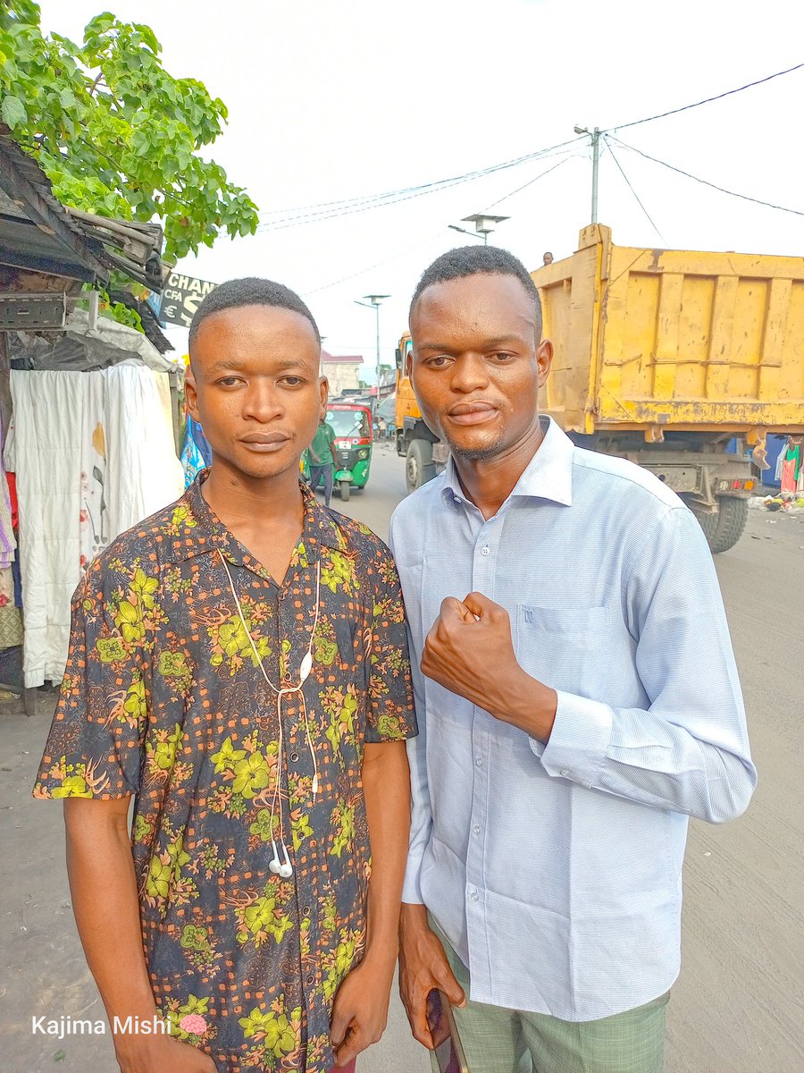 Marche sur ta jambe cassée, même si ça fait mal et ne laisse la trace de ta main sur l’épaule de personne.