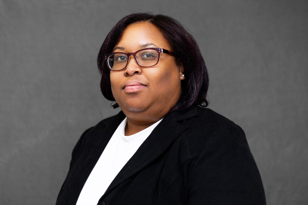 GW School of Nursing (@gwnursing) on Twitter photo Congratulations to GW Nursing PhD student <a href="/LashawnHutto/">Lashawn Hutto</a> on the publication of her first article!
Co-authored with Dr. <a href="/LaurieTheeke/">Laurie Theeke</a> and Dr. <a href="/MOdlum12/">Dr. Michelle Odlum</a>, the article explores depression and loneliness in black women with hypertension in the United States.
link.springer.com/article/10.100… Congratulations to GW Nursing PhD student <a href="/LashawnHutto/">Lashawn Hutto</a> on the publication of her first article!
Co-authored with Dr. <a href="/LaurieTheeke/">Laurie Theeke</a> and Dr. <a href="/MOdlum12/">Dr. Michelle Odlum</a>, the article explores depression and loneliness in black women with hypertension in the United States.
link.springer.com/article/10.100…