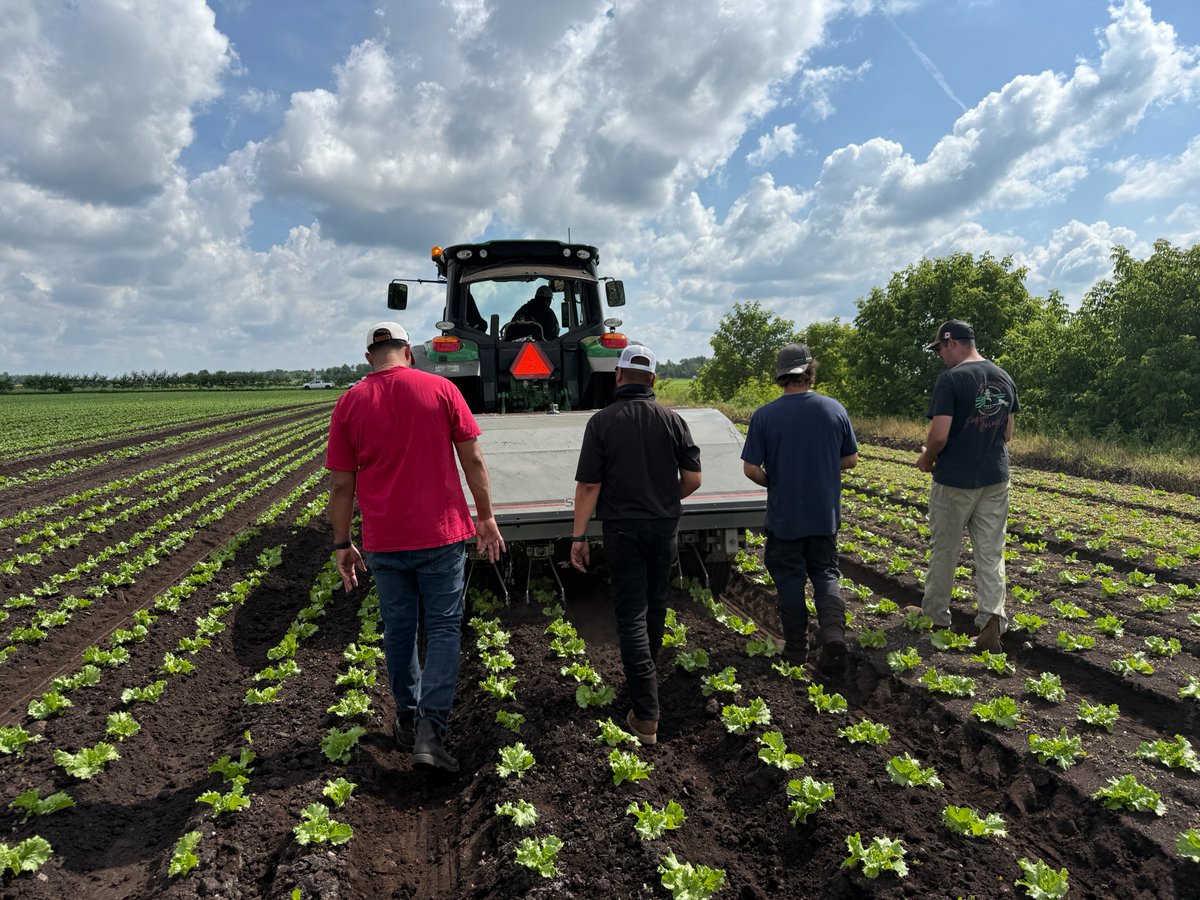 🇨🇦 Bonjour from Montreal! Last week, our team was on the ground with Centre Maraîcher Eugène Guinois Jr Inc., giving a hands-on demo of our Stout Smart Cultivator in action! Merci for having us! 🌱

#stoutsmartcultivator #quebecagriculture #montrealfarming #precisionag
