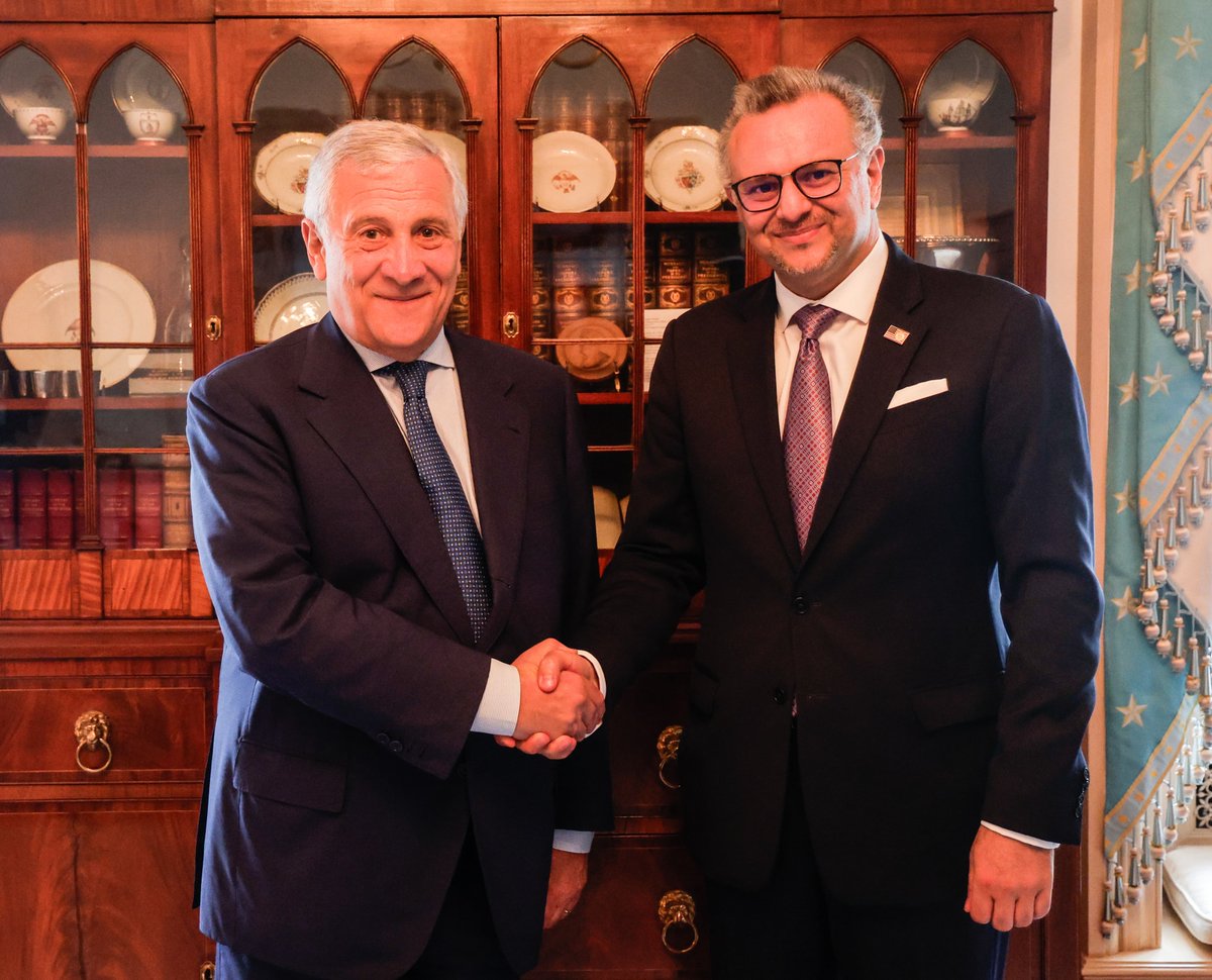 US_SrAdvisorAF's tweet image. Pleasure to meet Italian Deputy Prime Minister and Foreign Minister Antonio Tajani to discuss our shared goals throughout Africa and particularly in Libya. We agreed the key to advancing opportunity and prosperity is homegrown approaches with buy-in from all key stakeholders.