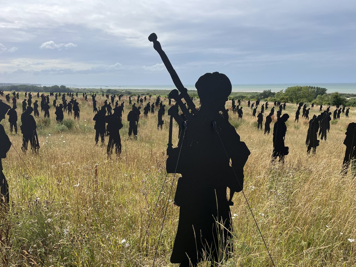 TathamSteve's tweet image. So very humbled to visit the deeply moving @britishmemorial today (@LordRickettsP) AND see the incredibly @standingwgiants. Breathtaking. Missed them last year; they are on show until Sept. @britishlegion #wewillrememberthem