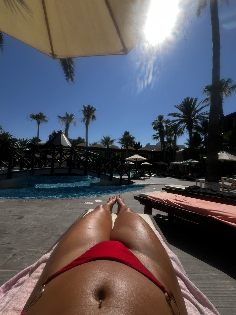 CharlotteBumbyx's tweet photo. Here’s a POV of my recent holiday to Tunisia 🇹🇳 my tan in tanning ☀️🥵 click the link below to see my holiday content… #holidaycontent #onlyfans
https://t.co/iON8bS8orF https://t.co/AzNMoGbbJT