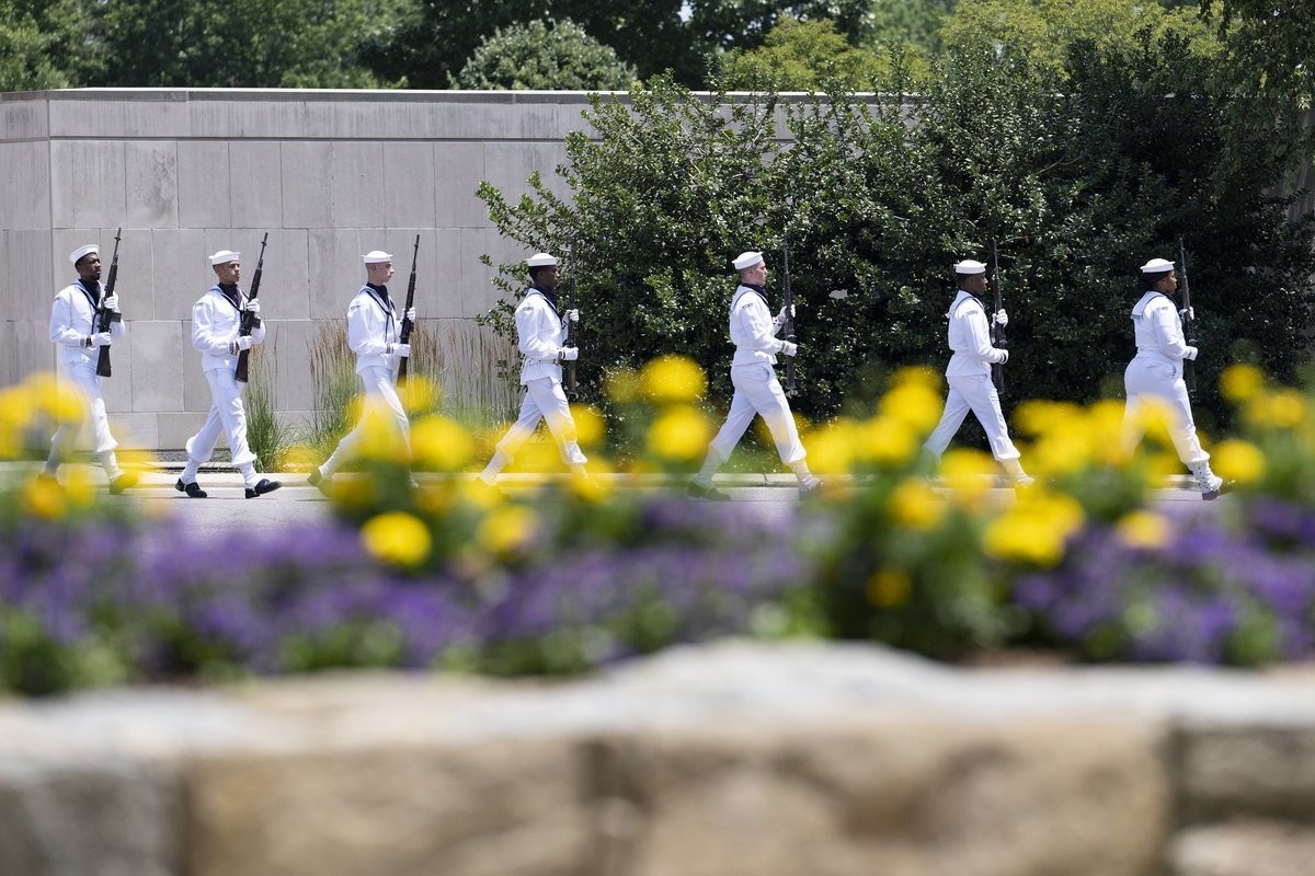 ArlingtonNatl's tweet image. “That’s My Beach”: Son Remembers Father Who Served on Ship Off Omaha Beach on D-Day: arlingtoncemetery.mil/Blog/Post/1478…
📸 Elizabeth Fraser
More photos: flickr.com/photos/arlingt…
