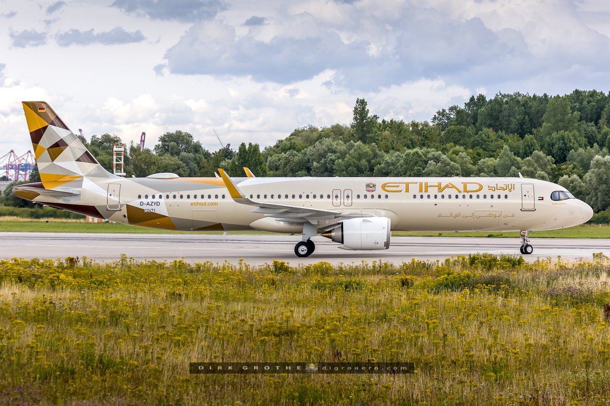 digro65's tweet image. the first Airbus A321LR for @etihad Airways will be delivered this coming week, A6-LRA had another testflight today at Airbus Hamburg in full livery now...
