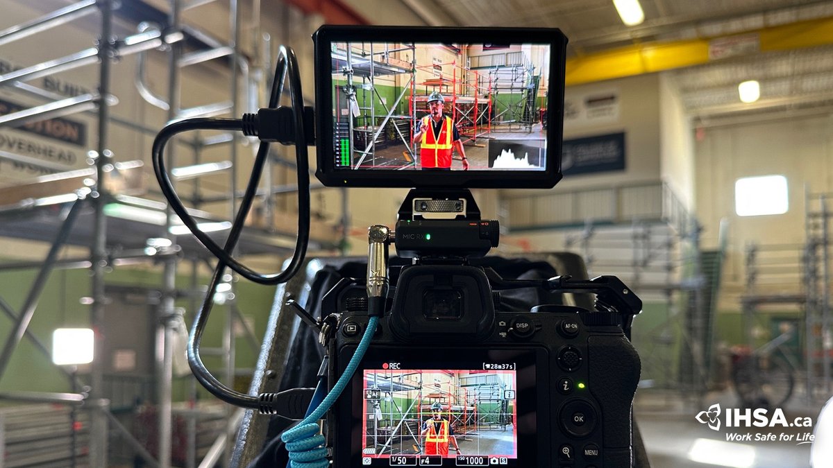 IHSAnews's tweet image. Behind the scenes! We’re filming new safety talk videos about extension #ladders and #scaffolds at the Carpenter’s Training Centre today in #Vaughan. 📹🦺

👉 Visit our YouTube channel to discover our popular series of #safetytalk videos: ow.ly/UANN50Wqazc