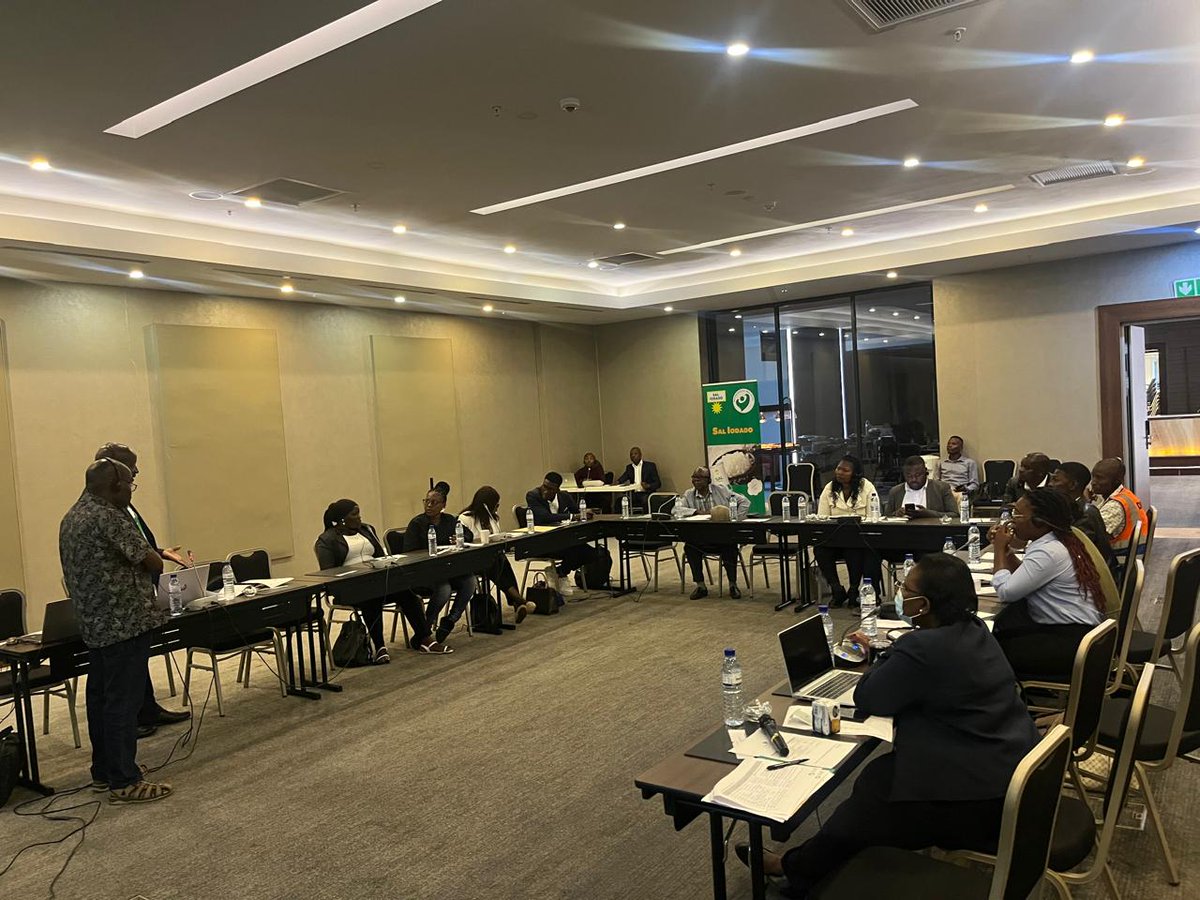 UNICEF_Moz's tweet image. UNICEF apoia capacitação da sociedade civil sobre #PullStrategy para monitoria de alimentos fortificados. O workshop reuniu OSCs de Nampula, Sofala e Maputo para fortalecer a recolha de amostras e garantir alimentos mais seguros e nutritivos.
#Nutrição #FortificaçãoDeAlimentos