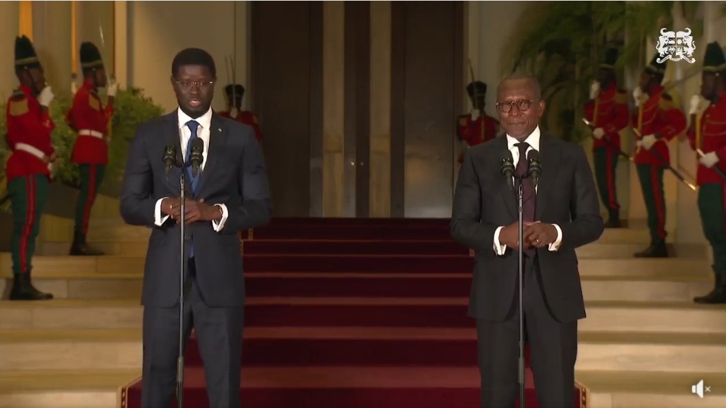 fabsenbln's tweet image. #Benin🇧🇯 - #Senegal's🇸🇳 President Faye arrived this afternoon local time on board of the Gov. Airbus A320-251N (ACJ) (reg. 6V-SEN | #0703FA) in Cotonou for a working visit. At the airport he was welcomed by FM Bakari. Later, President Faye met President Talon for talks.