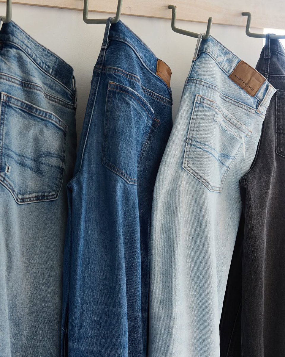Los #AEJeans son los infalibles en todas las temporadas. ¿Con qué harías el mejor summer match? 💖👖🦅