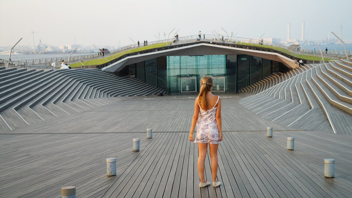 JonTugores's tweet image. Uma, la meva petita de 17 anys vol ser arquitecte. Em demana per edificis que li facin pensar, que surtin de la zona de confortโฆ
Terminal de Yokohama, Japรณ, dels FOA!
Brillant