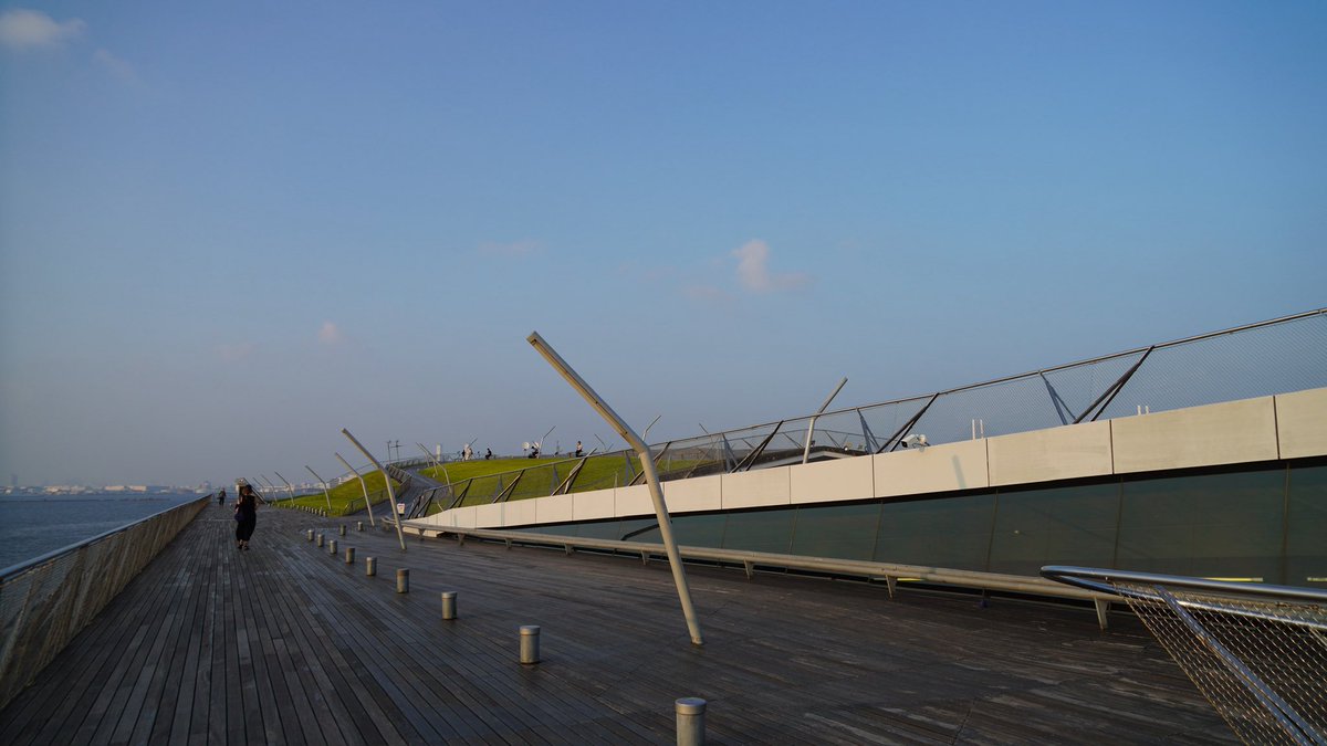 JonTugores's tweet image. Uma, la meva petita de 17 anys vol ser arquitecte. Em demana per edificis que li facin pensar, que surtin de la zona de confortโฆ
Terminal de Yokohama, Japรณ, dels FOA!
Brillant