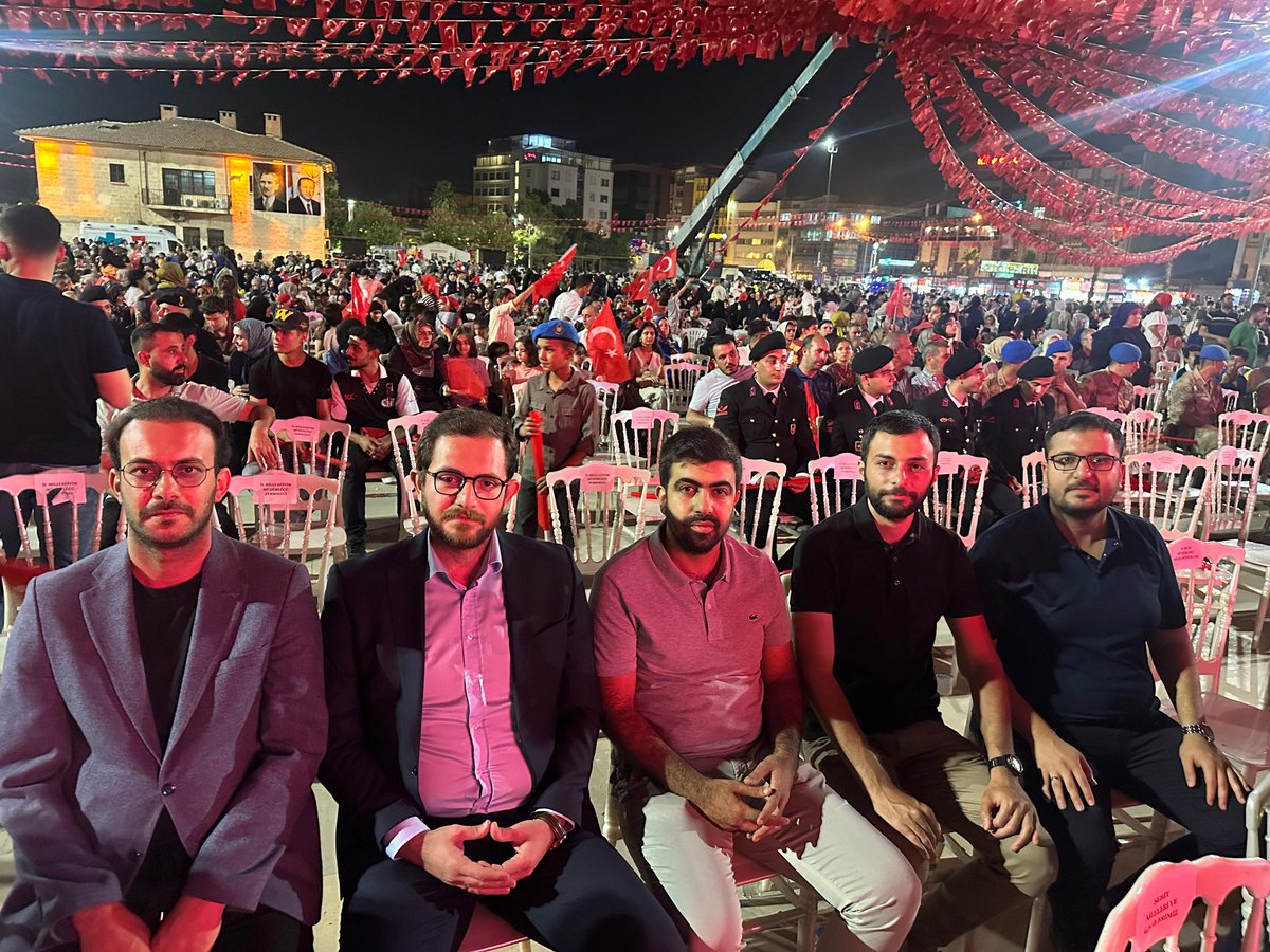 Şanlıurfa GENÇ MÜSİAD olarak, Şanlıurfa Valiliğimiz tarafından düzenlenen “15 Temmuz Demokrasi ve Millî Birlik Günü” anma programına katıldık.

Aziz milletimizin bağımsızlık ve demokrasi uğruna sergilediği direnişi ve kahramanlığı bir kez daha gururla yâd ettik. 15 Temmuz 2016