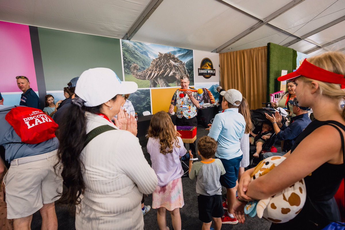 vanderwalmagic's tweet image. Just received six pics of me performing magic at this year’s Meijer LPGA Classic held Father’s Day weekend.  First pic is Steven Izzo and me.  Full post at instagram.com/p/DMIijTIsciB/…

#iwork4meijer 
#meijerlpgaclassic 
#vanderwalmagic 
#vanderwalmagicshows