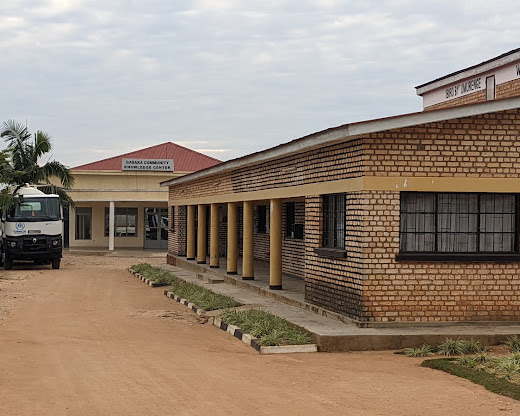 Rwanda 🇷🇼updates🇷🇼 (@rwandaupdates13) on Twitter photo Mwaramutse,
Nyamagabe kuri Center ya G.S GASAKA
Umwana yitwa Hertier MUGIRANEZA wiga G.S GASAKA S3 ,yaje yitwaje icyuma avuga ko ikizamini nikirangira ahita agitera umuntu,inzego z'umutekano zigerageje kumwambura icyuma nazo arazirwanya gusa ubu yacururutse ku <a href="/oswaki/">Oswald Oswakim</a> Mwaramutse,
Nyamagabe kuri Center ya G.S GASAKA
Umwana yitwa Hertier MUGIRANEZA wiga G.S GASAKA S3 ,yaje yitwaje icyuma avuga ko ikizamini nikirangira ahita agitera umuntu,inzego z'umutekano zigerageje kumwambura icyuma nazo arazirwanya gusa ubu yacururutse ku <a href="/oswaki/">Oswald Oswakim</a>