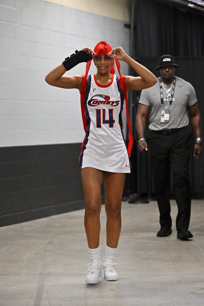 a'ja wilson loves her a jersey dress. a'ja wilson loves her a jersey dress.