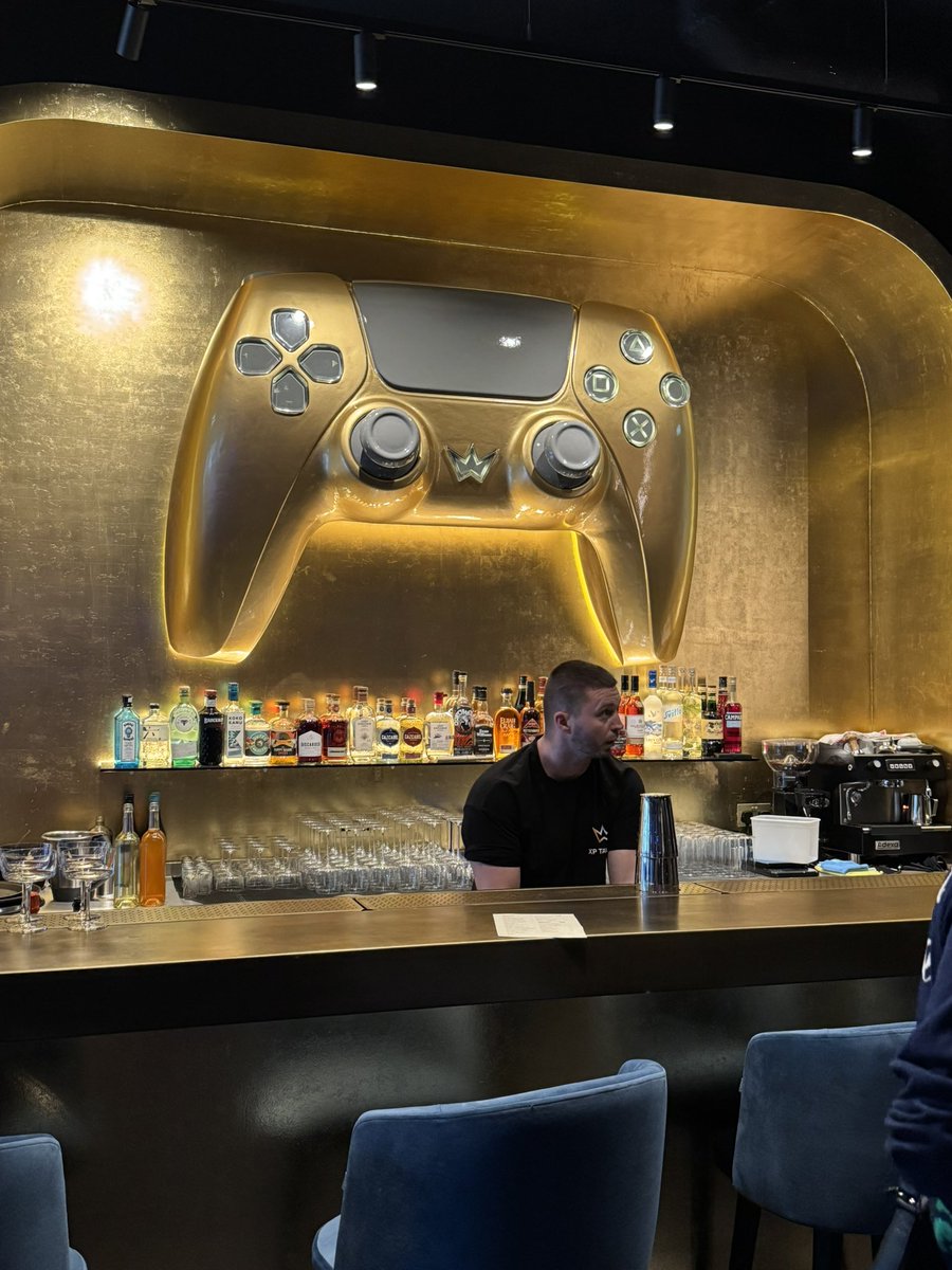 john_potter2's tweet image. Great launch party at @xp_tavern tonight! If you’re in London and into gaming - it’s a new hot spot not to be missed on! Thanks for having us, @NathanEdmonds @GetInAgencyUK and @sam_s_cooke ! 🔥 🎮