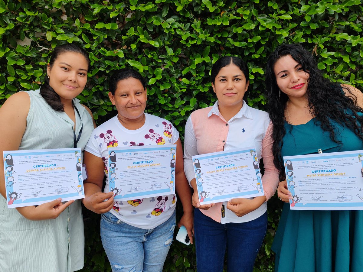 Ayuda en Acción (@ayudaenaccion) on Twitter photo Cerramos el módulo 2 de la Escuela HN de Diálogo: Poder y transformación social🌿
Junto a Cooperación Alemana exploramos cómo el diálogo construye paz✨
Mujeres líderes fortalecen su poder colectivo💪🏽
Gracias <a href="/GobiernoHN/">Gobierno de Honduras</a> <a href="/UNPeacebuilding/">United Nations Peacebuilding</a> <a href="/ICFHonduras/">ICF</a> <a href="/onumujereshn/">ONU Mujeres Honduras</a> <a href="/FAOHonduras/">FAO HONDURAS</a> Cerramos el módulo 2 de la Escuela HN de Diálogo: Poder y transformación social🌿
Junto a Cooperación Alemana exploramos cómo el diálogo construye paz✨
Mujeres líderes fortalecen su poder colectivo💪🏽
Gracias <a href="/GobiernoHN/">Gobierno de Honduras</a> <a href="/UNPeacebuilding/">United Nations Peacebuilding</a> <a href="/ICFHonduras/">ICF</a> <a href="/onumujereshn/">ONU Mujeres Honduras</a> <a href="/FAOHonduras/">FAO HONDURAS</a>