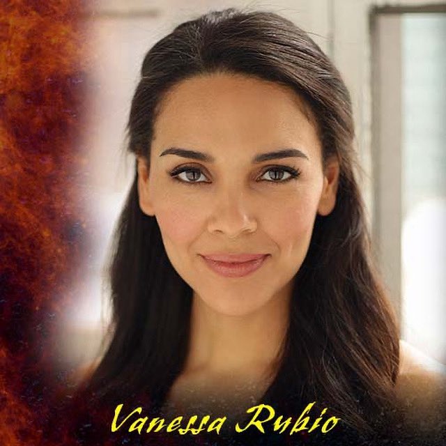 CreationEnt's tweet image. Vanessa Rubio is joining us for The Salute to #CobraKai Convention, being held on October 25-26, 2025 at the Westin O’Hare Hotel in Rosemont, IL!
Vanessa will be there Saturday & Sunday, taking photos and signing autographs for those with her a la carte tickets!
Our Gold…