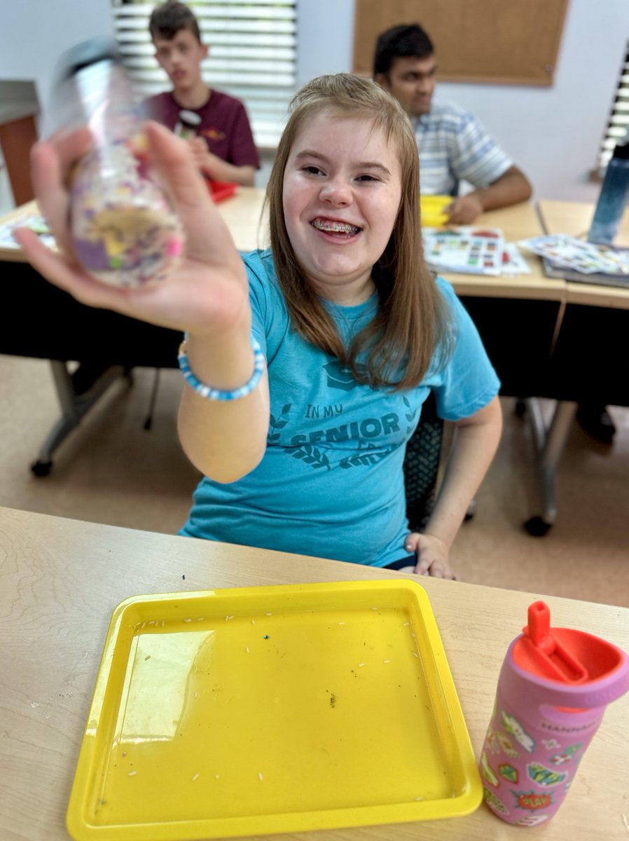 CathedralArts's tweet image. In the CAPabilities Sensory Art class at Hope Haven, students were tasked with a sensory art project involving tiny objects and colored rice. 🦕 The students then repurposed their creations as musical shakers and the joy was palpable! Learn more at capkids.org/programs/.🌟