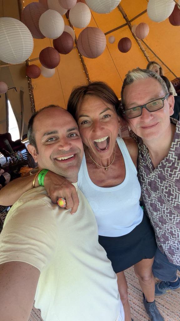 ianredpath's tweet image. I had such a wonderful time at Happy Place Festival. It truly is the most amazing, calming and inspiring time anybody can have. Loved all the hugs and meeting all the beautiful people there.
#HappyPlaceFestival @Fearnecotton