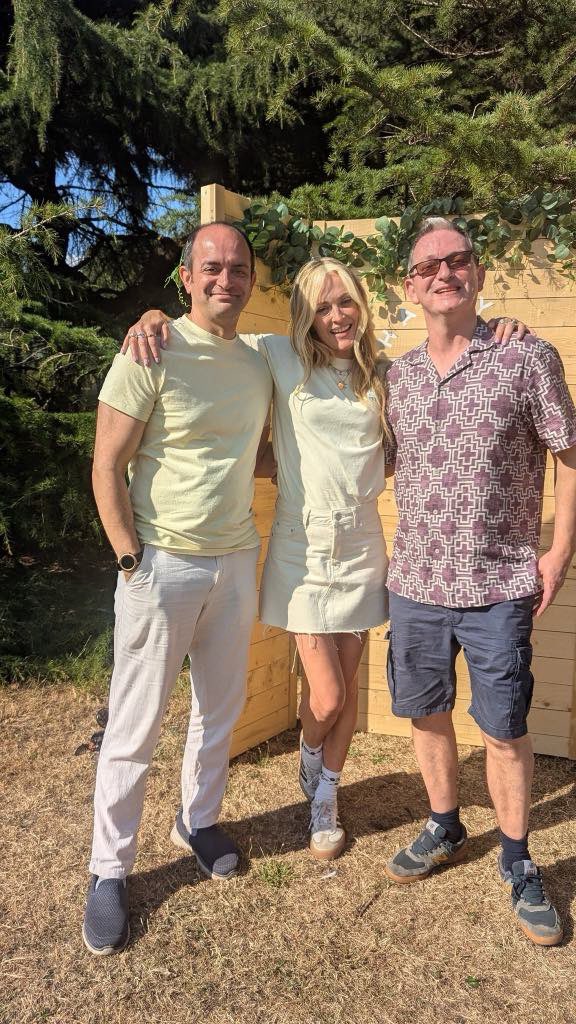 ianredpath's tweet image. I had such a wonderful time at Happy Place Festival. It truly is the most amazing, calming and inspiring time anybody can have. Loved all the hugs and meeting all the beautiful people there.
#HappyPlaceFestival @Fearnecotton