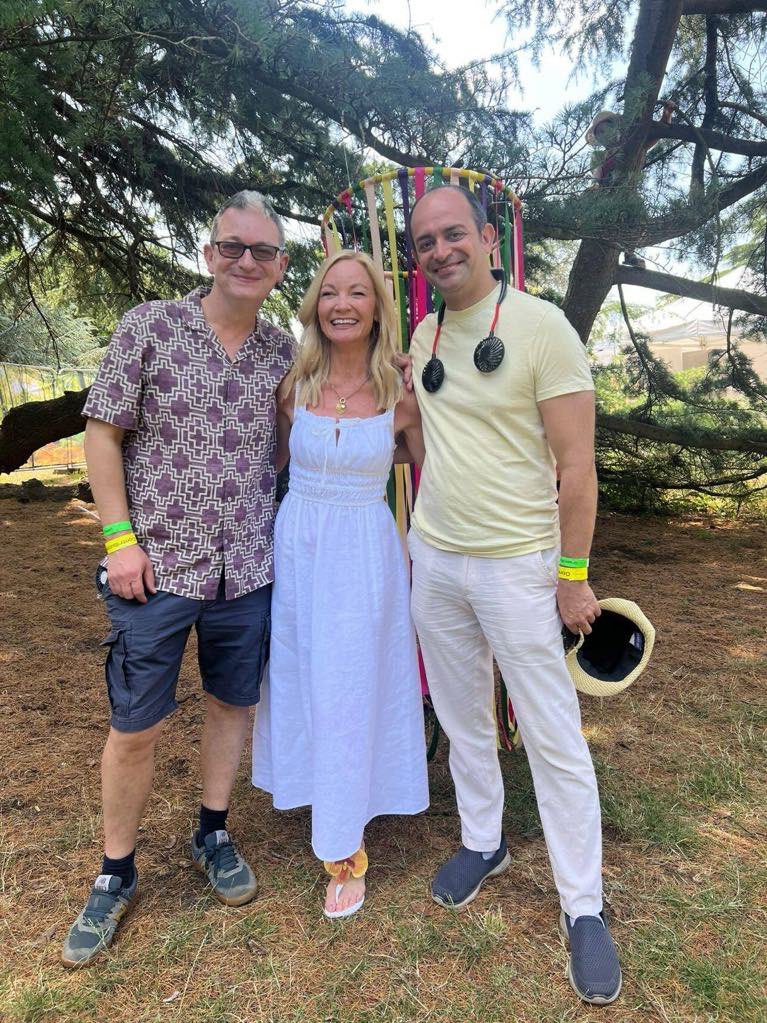 ianredpath's tweet image. I had such a wonderful time at Happy Place Festival. It truly is the most amazing, calming and inspiring time anybody can have. Loved all the hugs and meeting all the beautiful people there.
#HappyPlaceFestival @Fearnecotton