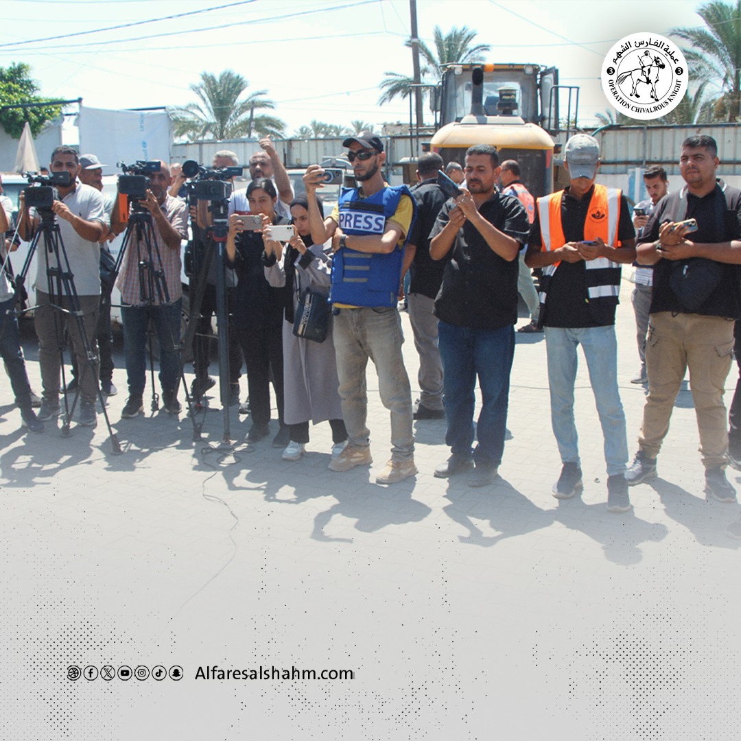 عملية #الفارس_الشهم3 تبدأ تنفيذ مشروع خط المياه المحلاة من مصر إلى مواصي رفح وخانيونس، لتوفير مياه الشرب لـ600 ألف مواطن في جنوب غزة، وذلك إسعافًا ومعالجةً للكارثة المائية في قطاع غزة.
#شكرا_الإمارات