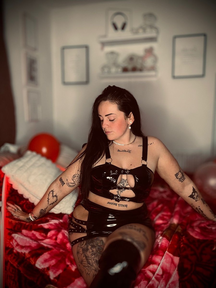 sofia_godd61059's tweet photo. I don’t speak broke. But I do accept tribute 💸 https://t.co/p9noLUqfk2