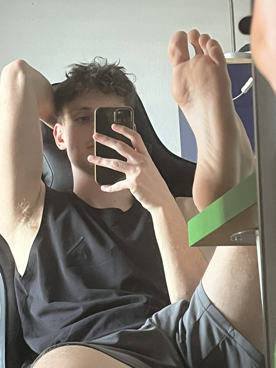 Worship and send for your masters perfect feet.

#findom #findomdrain 
#findomgod #findomking #findomfeet #malefeet #footfag #cashmaster #alphamaster #paypig #findomdaddy #cashcow