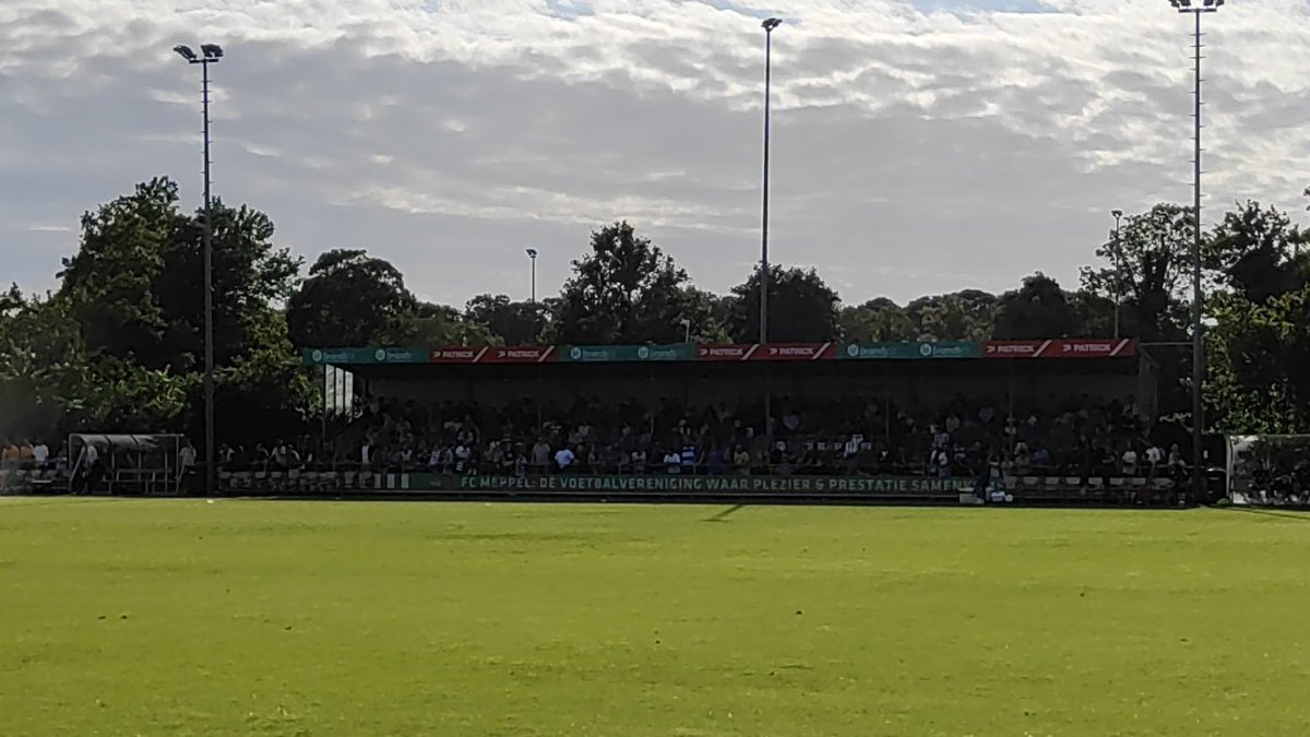 Leuke ploeg, de mannen van <a href="/KaizerChiefs/">Kaizer Chiefs</a>. Ze maakten het <a href="/PECZwolle/">PEC Zwolle</a> niet makkelijk op het mooie veld van <a href="/FCMeppel/">FC Meppel</a>. Sterker nog: ze wonnen met 0-1. Het ontbreken van aanvallende kracht werd weer pijnlijk blootgelegd. #peckai #pezenindeprovincie