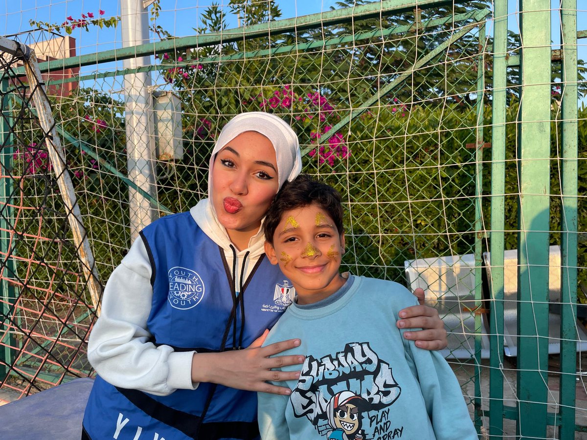 RmdanMrym77377's tweet photo. ازاي تكون لسه مسجلتش مع عيلتك التانيه 😍
https://t.co/crwNmQMqDE
#رقم7_مش_بس_لرونالدو
#YLY_S7 https://t.co/ee86r7qLqr
