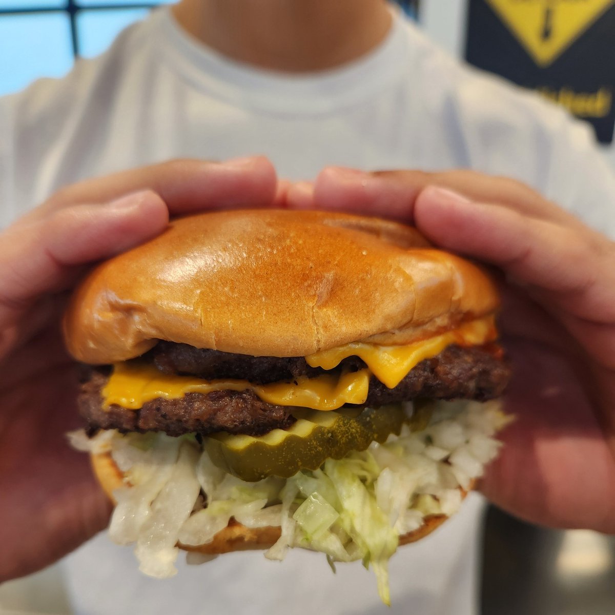 Beat the midweek slump with a burger fix that hits all the right notes: FRESH. FOOD. FAST. and straight from The Detour grill!