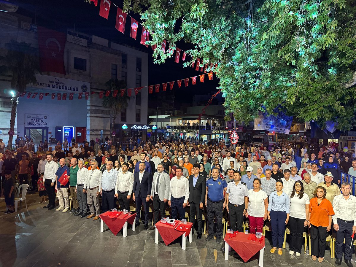 ikramekiz's tweet photo. #ZaferinAdıTürkiye
Çınaraltı Meydanında düzenlenen  #15Temmuz Demokrasi ve Milli Birlik Günü Anma Programına katıldık.15 Temmuz şehitlerimiz başta olmak üzere tüm şehitlerimizi rahmet, gazilerimizi şükran ve minnetle anıyorum. https://t.co/yc5UxRjAa4