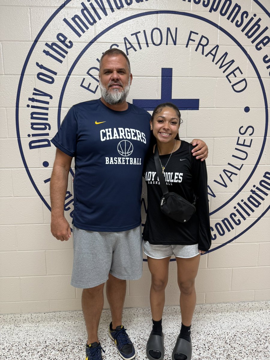 Makaylee Butts (@makayleebutts07) on Twitter photo Had a great Visit today with <a href="/MU_AncillaWBB/">Marian University - Ancilla WBB</a> thank you coach Ryan and coach Bradley for this opportunity!!!
<a href="/AHSOriolesGbb/">Avon Orioles Girls Basketball</a> <a href="/PGHIndiana/">Prep Girls Hoops Indiana</a> Had a great Visit today with <a href="/MU_AncillaWBB/">Marian University - Ancilla WBB</a> thank you coach Ryan and coach Bradley for this opportunity!!!
<a href="/AHSOriolesGbb/">Avon Orioles Girls Basketball</a> <a href="/PGHIndiana/">Prep Girls Hoops Indiana</a>